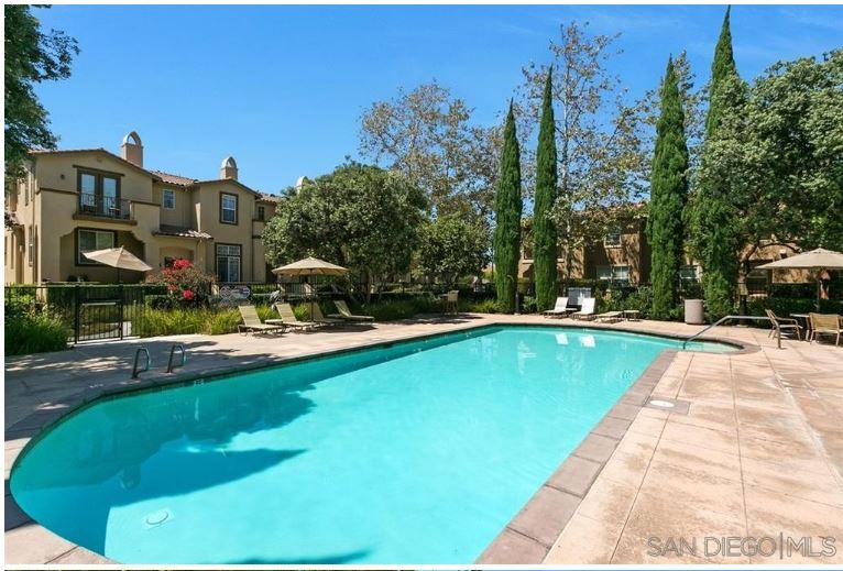 Building Photo - 14650 Via Fiesta