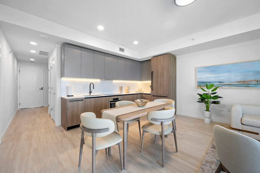 Building Photo - 7145 Harding Ave