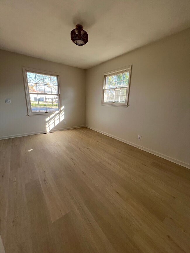 Building Photo - West Lafayette Home, Fenced Backyard, Attached 2 Car Garage, Stainless Appliances, Full Basement