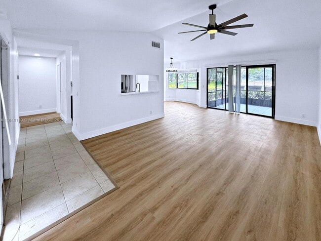 Building Photo - 9348 Chelsea Dr S