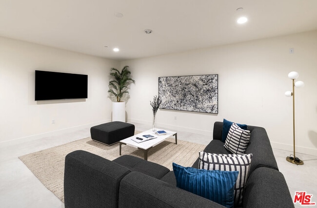 Building Photo - 3651 Regal Pl