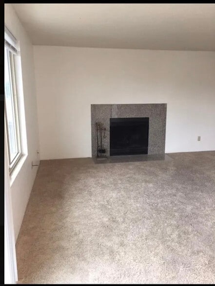 Building Photo - 9221 Greenwood Ave N