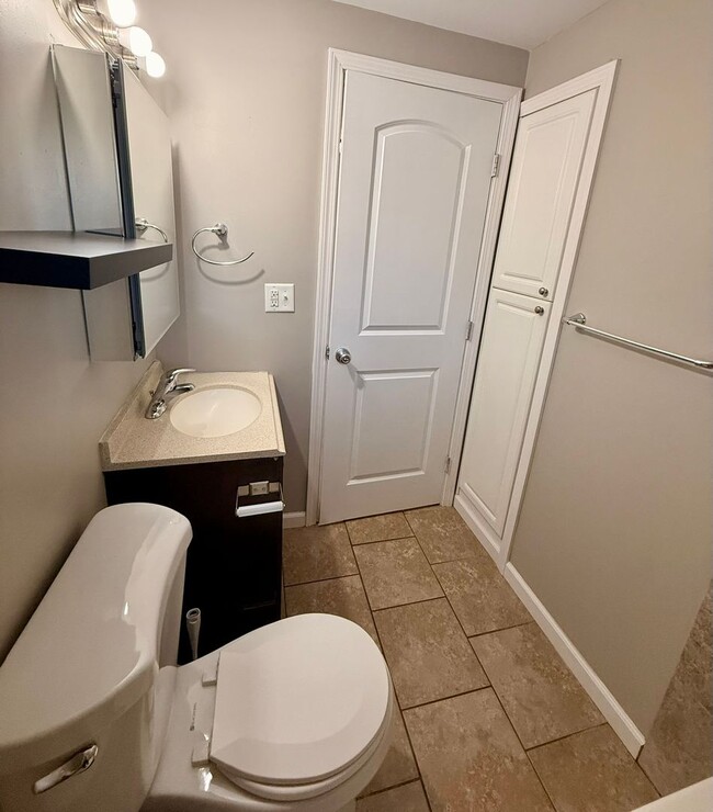 Building Photo - 5137 Mays Ave