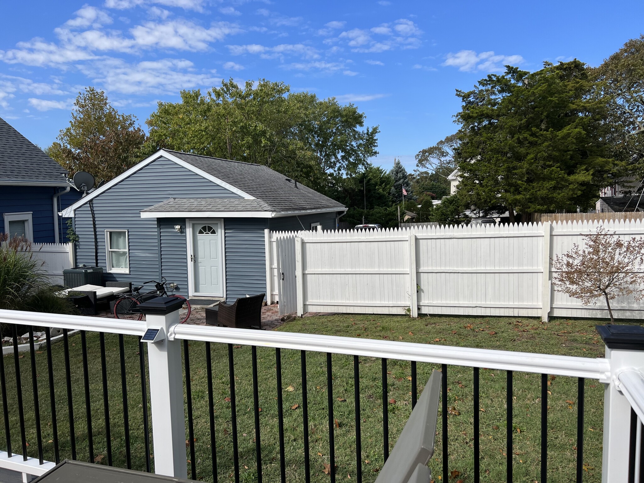 Building Photo - 749 1st St