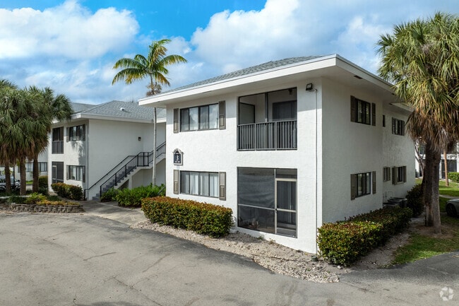 Building Photo - Marina Oaks