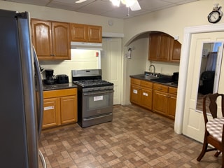 Building Photo - 483 Dexter St