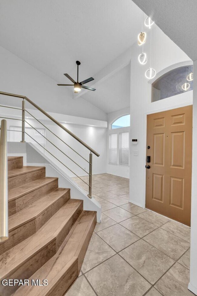 Building Photo - 7489 Plaza Redonda Dr