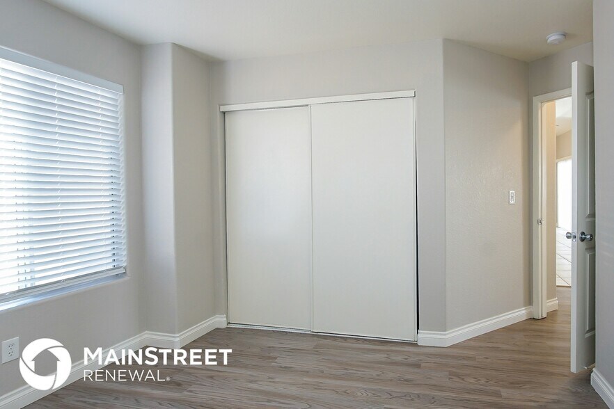 Building Photo - 5226 Portland Ct