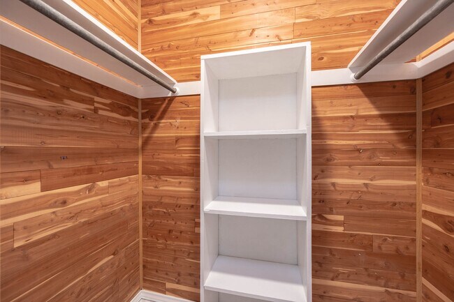 Building Photo - 1610 Richvale Ln