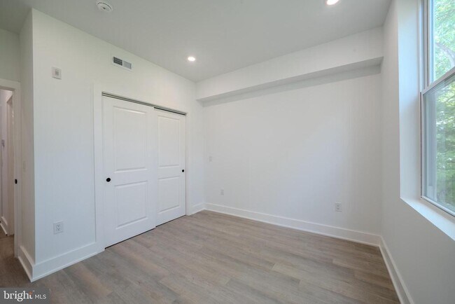 Building Photo - 1710 N 24th St