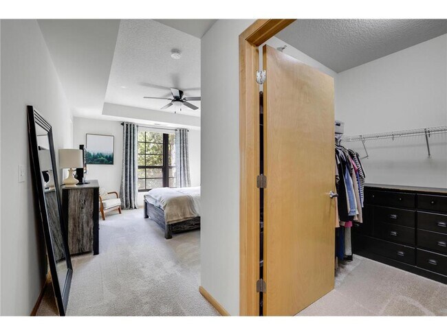 Building Photo - 2565 Franklin Ave