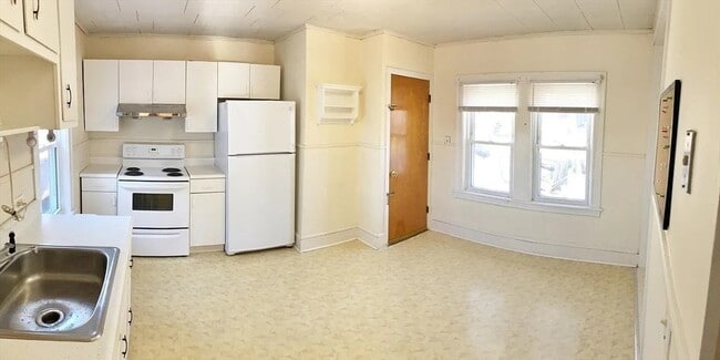 Building Photo - 308 Belmont St
