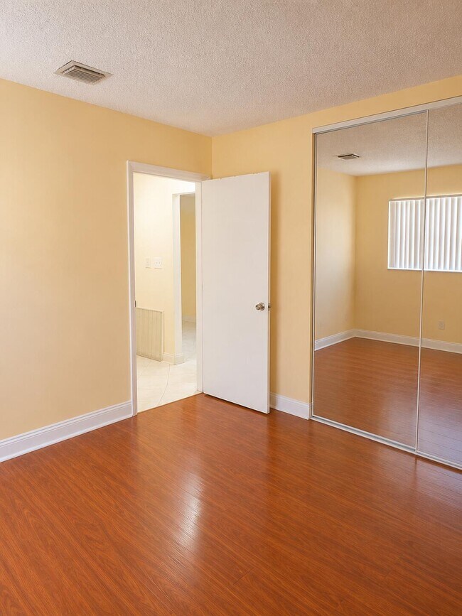 Building Photo - 4116 NW 88th Ave