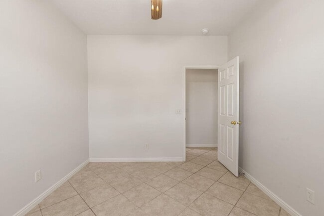 Building Photo - Beautiful 4 Bedroom Single-Level Home