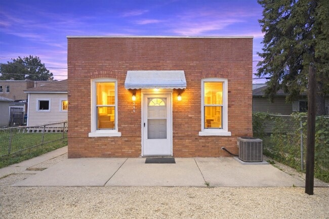 Building Photo - 1624 S 59th Ct