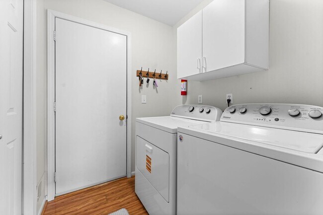 Building Photo - 4141 Crystal Creek Dr