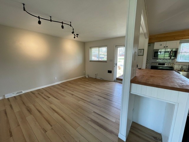 Building Photo - COLUMBUS