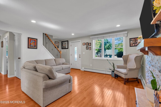 Building Photo - 519 Ryeside Ave