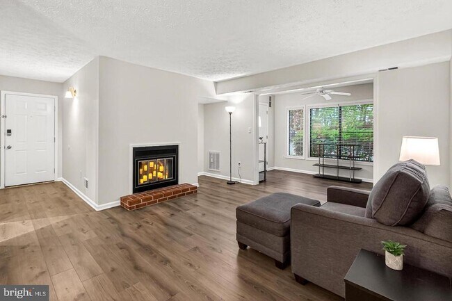 Building Photo - 2251 Hunters Run Dr