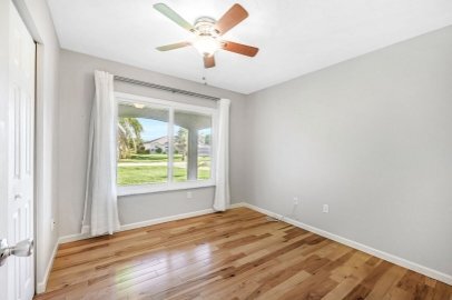 Building Photo - ANNUAL RENTAL: 3-Bedroom Waterfront Home w...