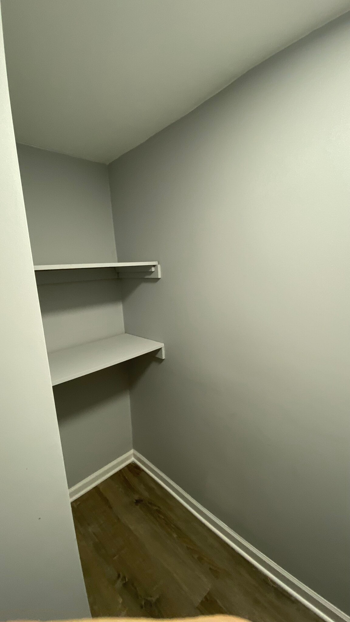 Walk In Closet - 1621 W Cullerton St