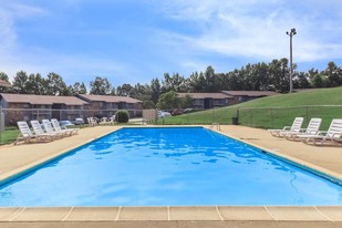 Sparkling Swimming Pool! - The Reserve at Opelika