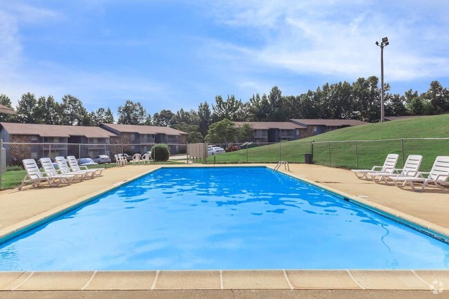 Sparkling Swimming Pool! - The Reserve at Opelika