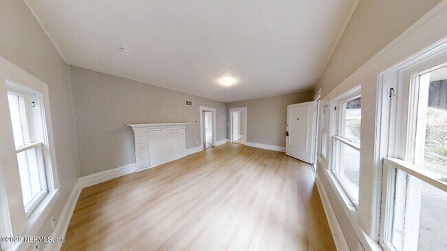 Building Photo - 1412 Ingleside Ave