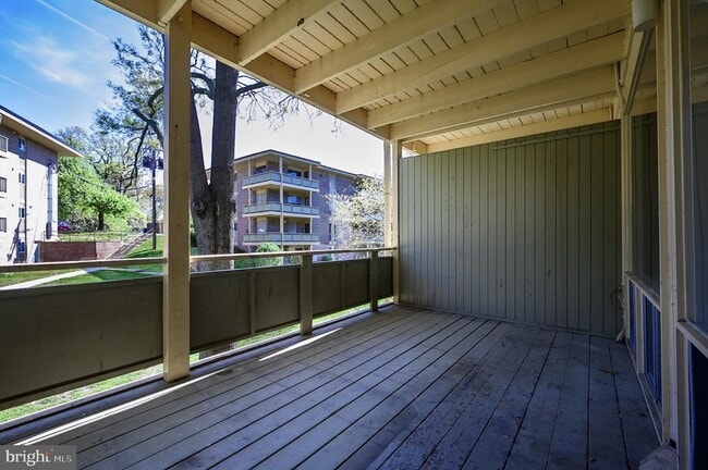 Building Photo - 7147 Donnell Pl