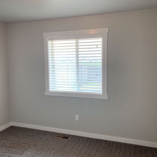 Building Photo - Pet Friendly Caldwell Home!