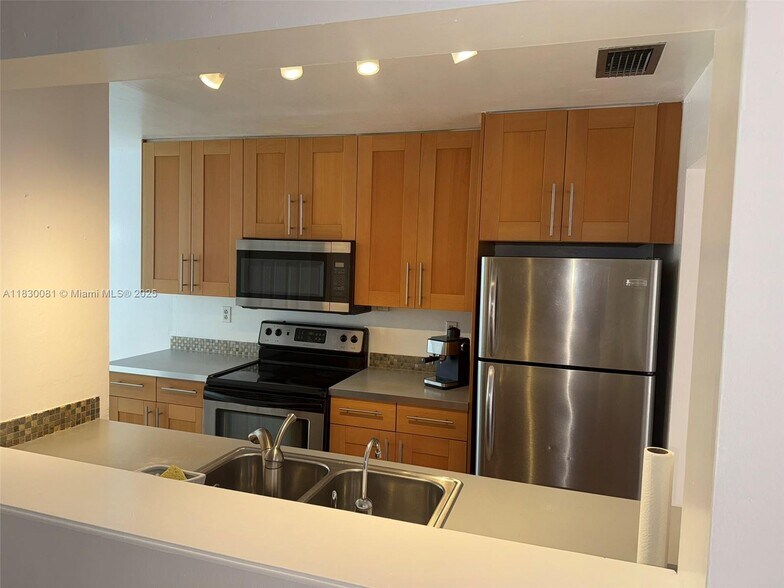 Building Photo - 8247 NW 8th Pl