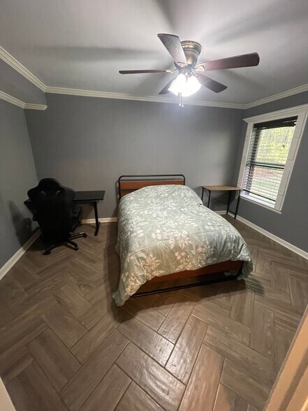 Building Photo - 585 Mulberry Park Cir