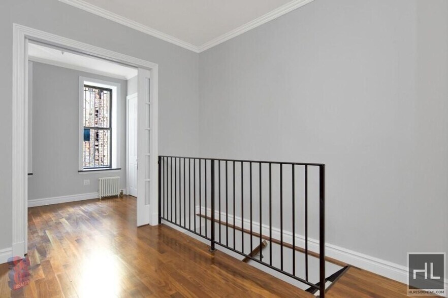 Building Photo - NO FEE Two Bed in Greenwich Village! Won't...
