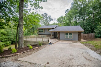 Building Photo - 41 Gore Ln