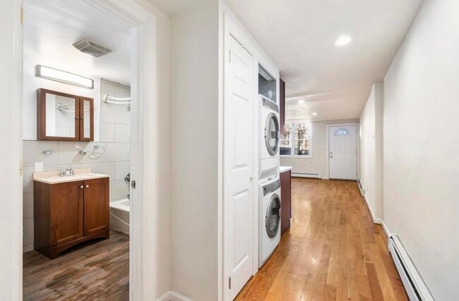 Building Photo - 65 Atlantic St