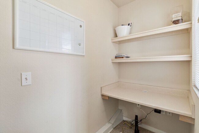 Building Photo - 2950 Viscaya Pl