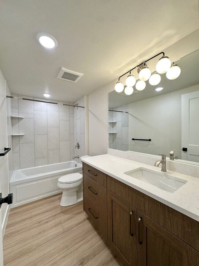 Building Photo - RR 156 Duplex