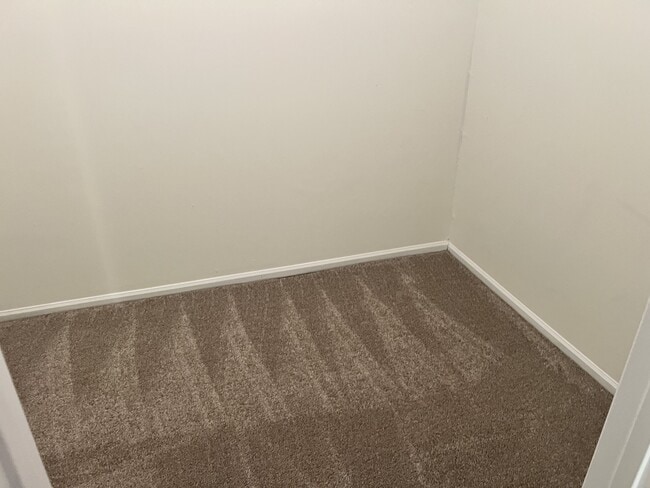 Building Photo - 18 Cedar Creek Ct