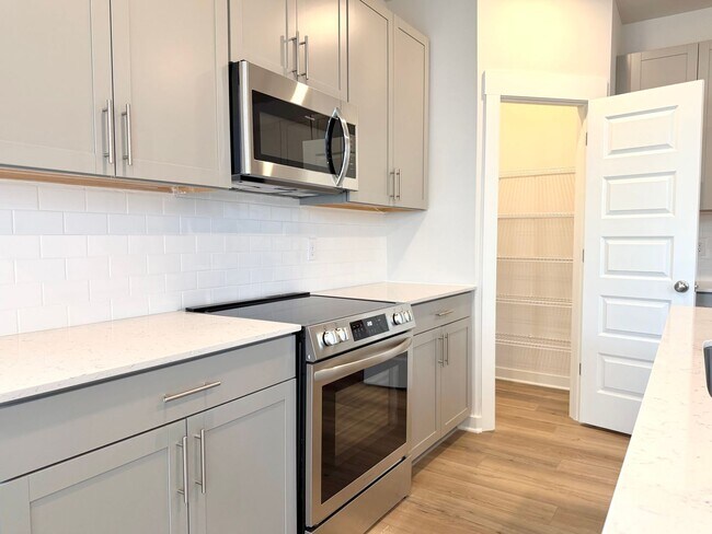 Building Photo - 1333 Gentry Dr