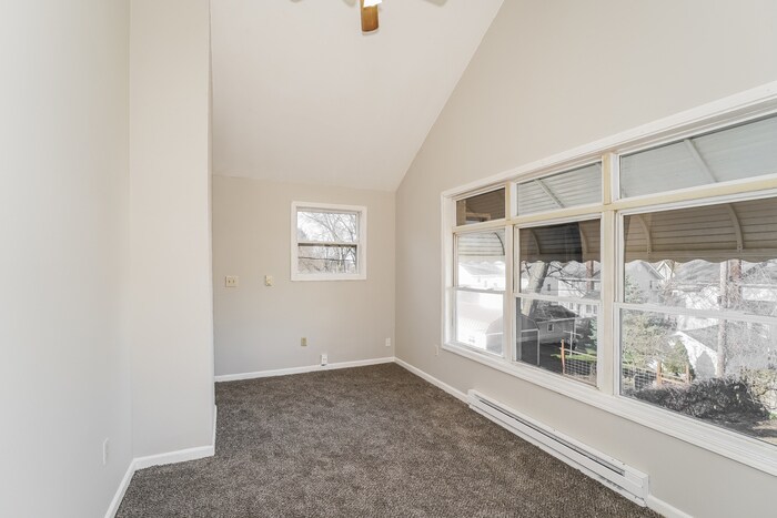 Building Photo - 1420 Oakwood Ave