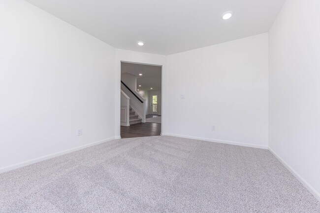Building Photo - 9268 Hemlock Ln
