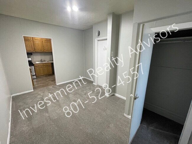 Building Photo - 403 E 2700 S