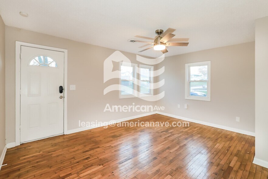 Building Photo - 5220 NE 46th Terrace