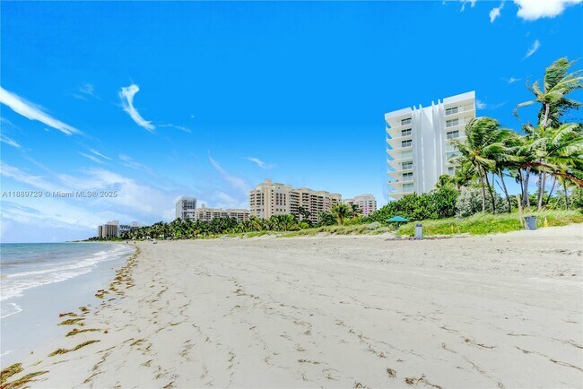 Building Photo - 550 Ocean Dr