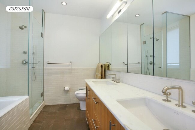 Building Photo - 545 W 110th St