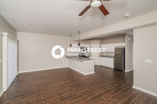 Building Photo - 3 Bedroom Pet-Friendly Home in Jeffersonville, IN with Main Street Renewal