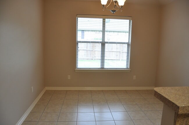 Building Photo - Coming Soon! Lovely 3 Bedroom 2 Bath Home ...