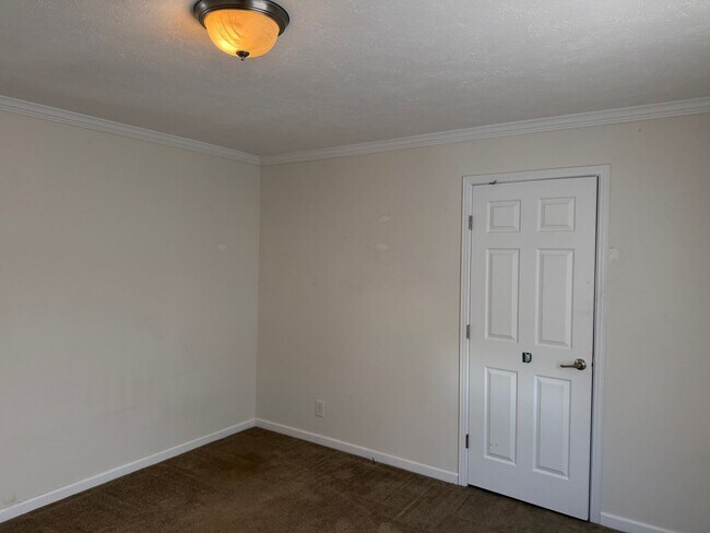 Building Photo - 5774 Glatfelters Station Rd