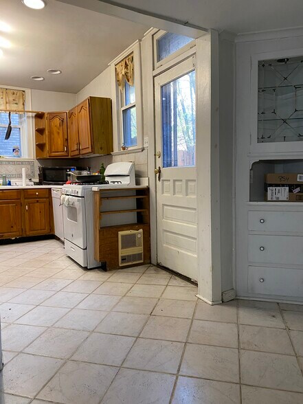 Building Photo - 5262 Beeler St