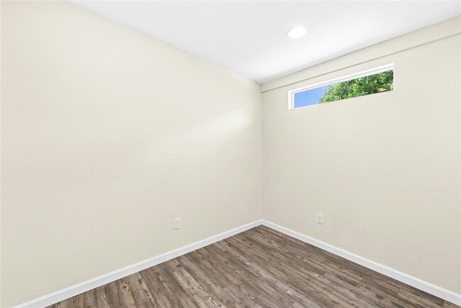 Building Photo - 904 Philco Dr